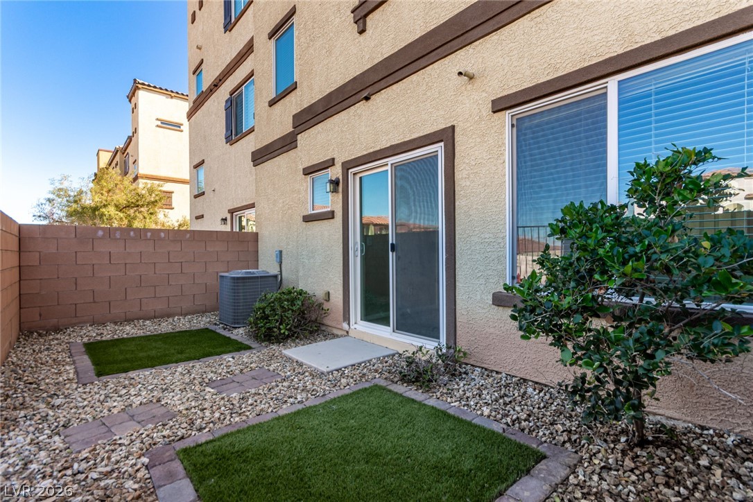 1525 Spiced Wine Avenue 27104 Henderson NV 89074