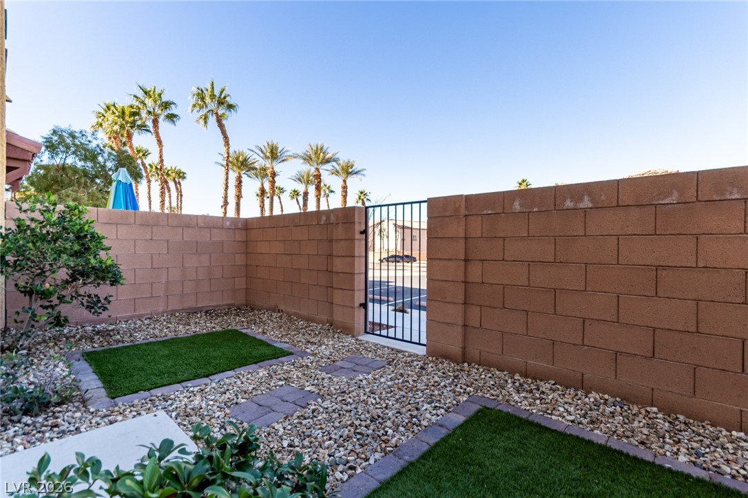 1525 Spiced Wine Avenue 27104 Henderson NV 89074