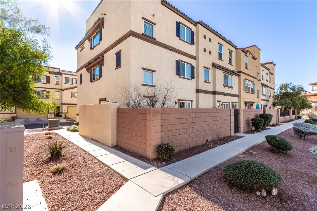 1525 Spiced Wine Avenue 27104 Henderson NV 89074