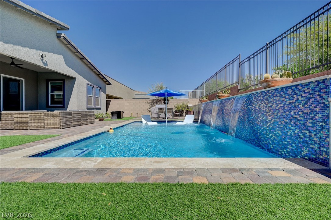 33 Reverie Heights Avenue Henderson NV 89011