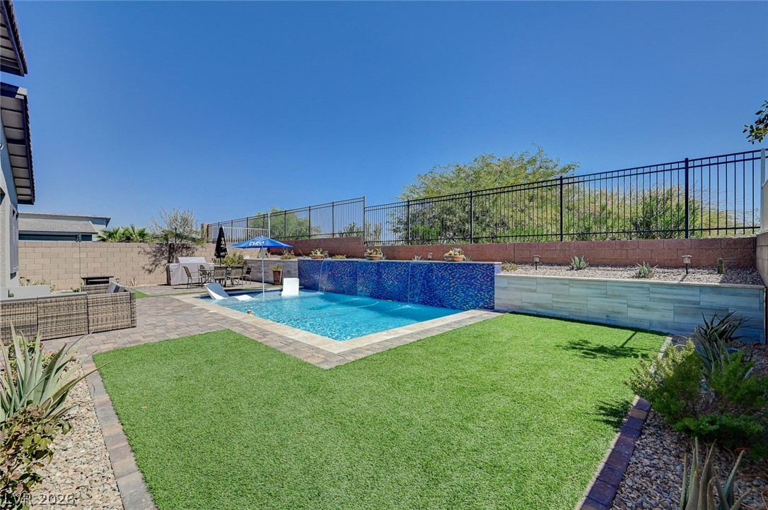 33 Reverie Heights Avenue Henderson NV 89011