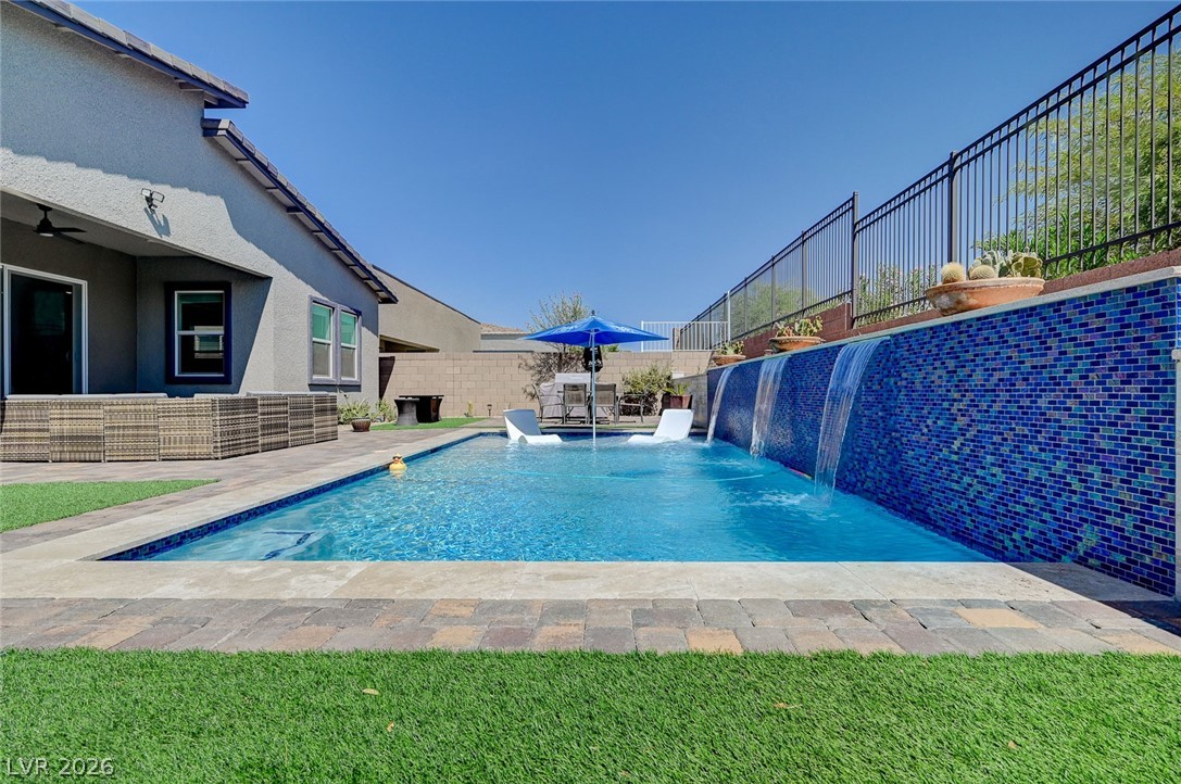 33 Reverie Heights Avenue Henderson NV 89011