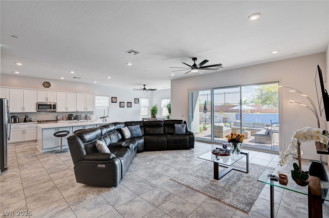 33 Reverie Heights Avenue Henderson NV 89011