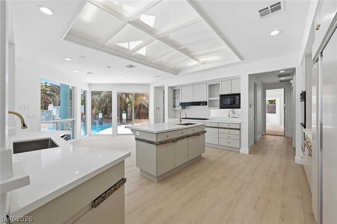 8821 Greensboro Lane Las Vegas NV 89134