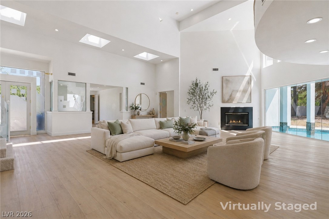 8821 Greensboro Lane Las Vegas NV 89134