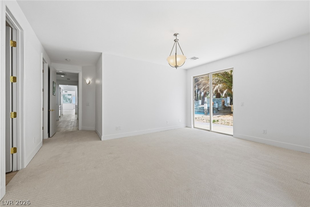 8821 Greensboro Lane Las Vegas NV 89134