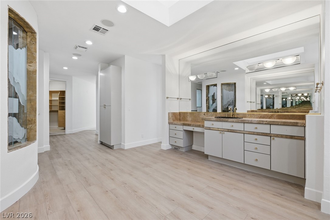 8821 Greensboro Lane Las Vegas NV 89134
