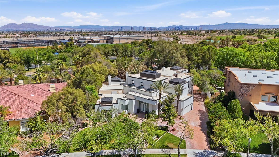 8821 Greensboro Lane Las Vegas NV 89134