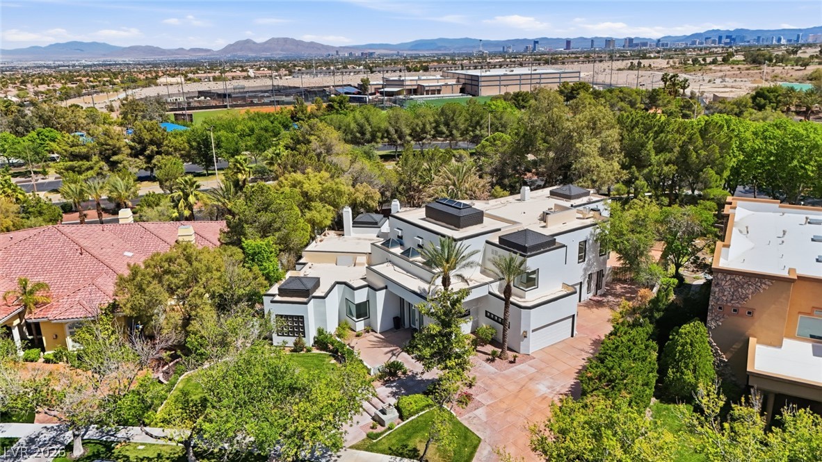 8821 Greensboro Lane Las Vegas NV 89134