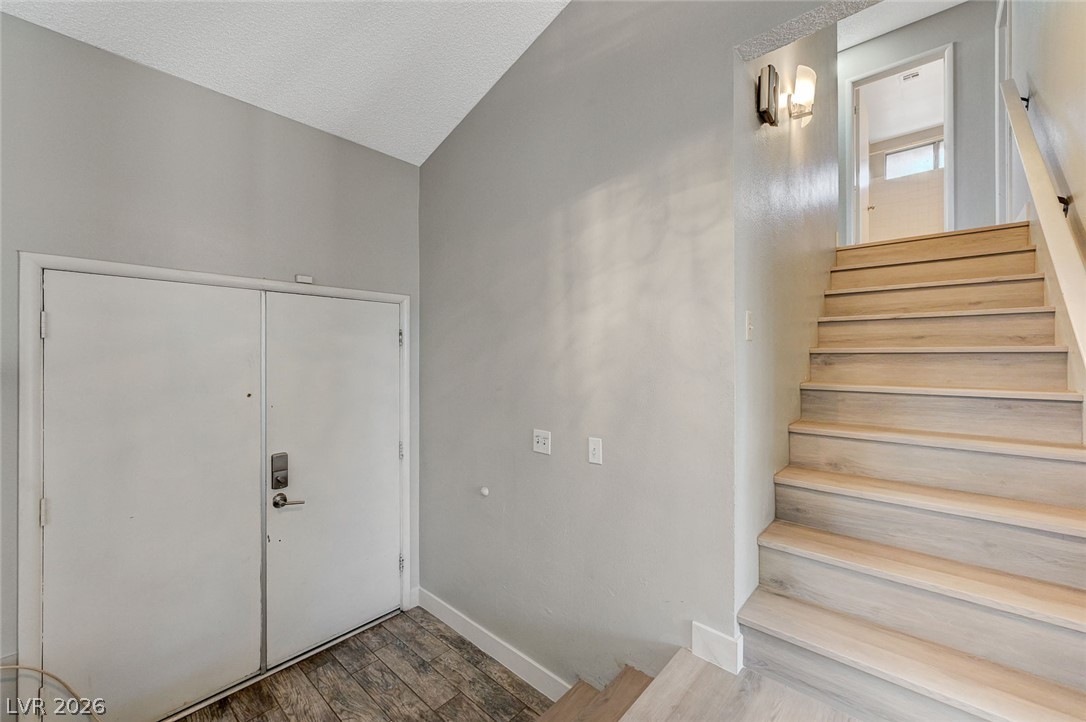 5872 Buhl Court Las Vegas NV 89103