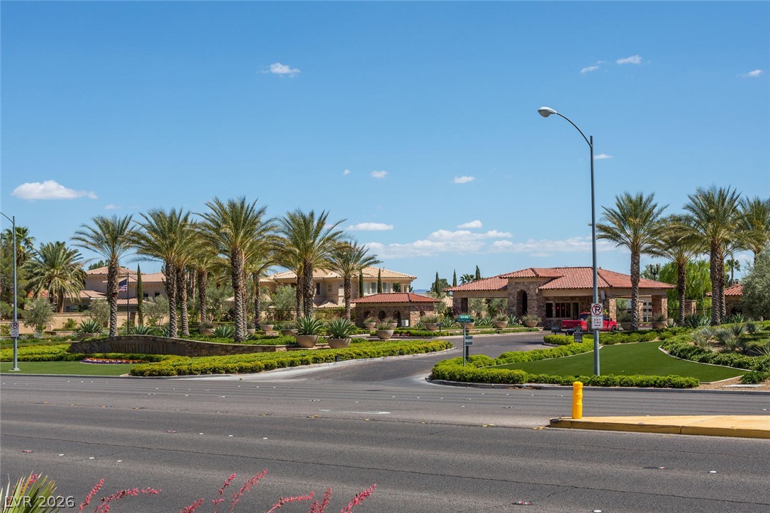 8131 Castle Pines Avenue Las Vegas NV 89113