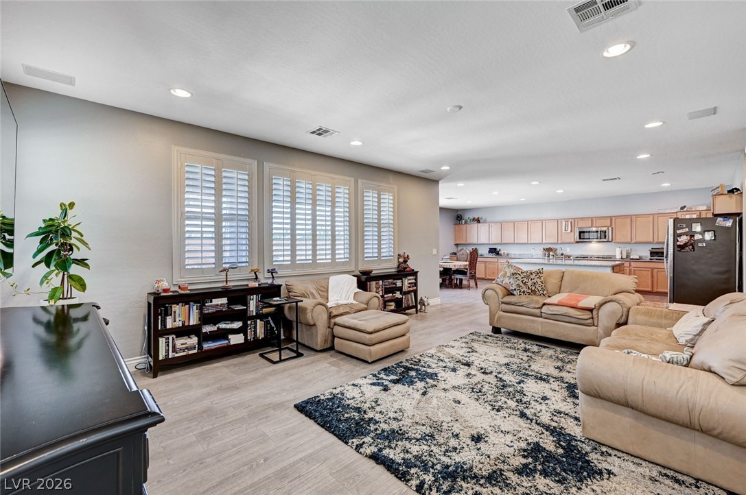 124 Nola Stream Court Las Vegas NV 89183