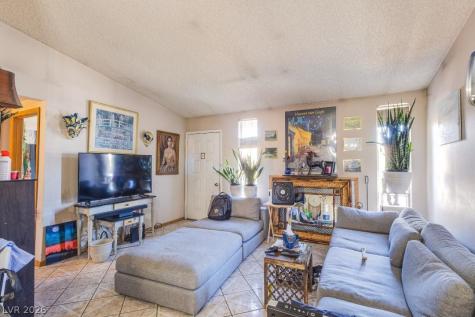 6533 Pinon Pine Way Las Vegas NV 89108