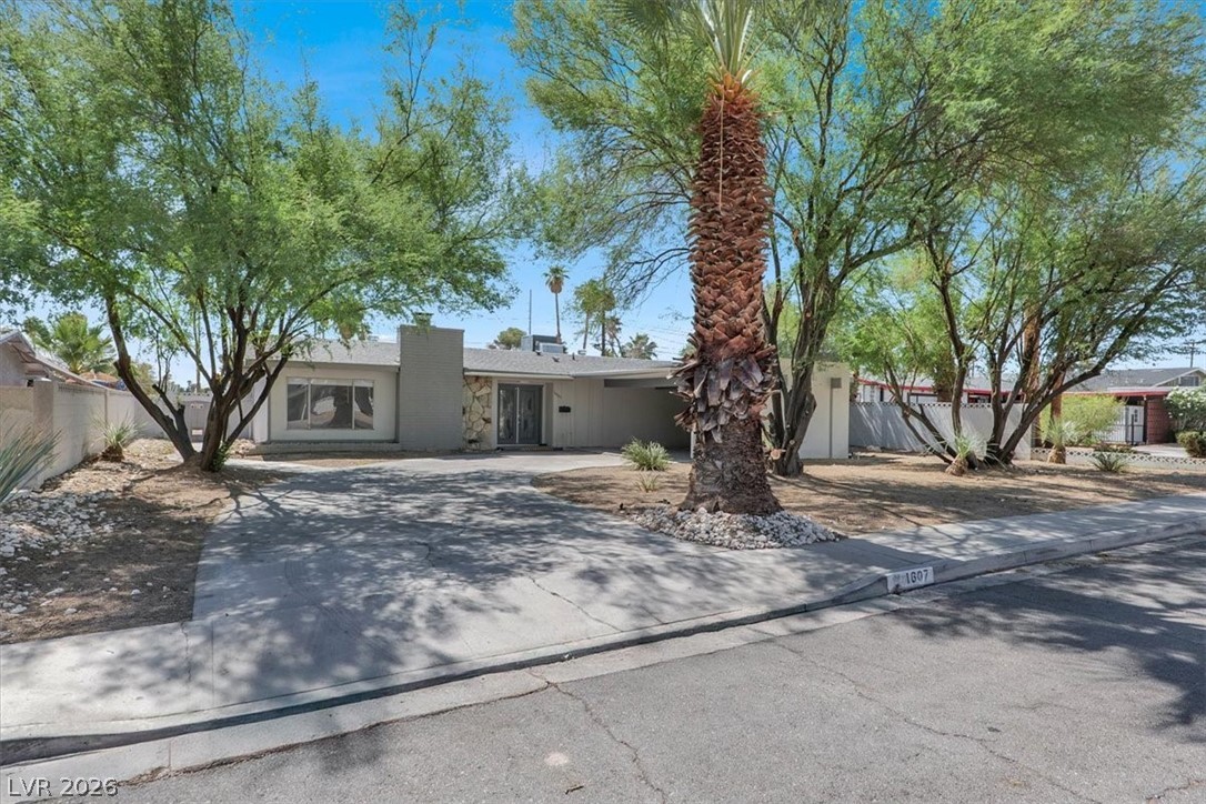1607 Silver Mesa Way Las Vegas NV 89169