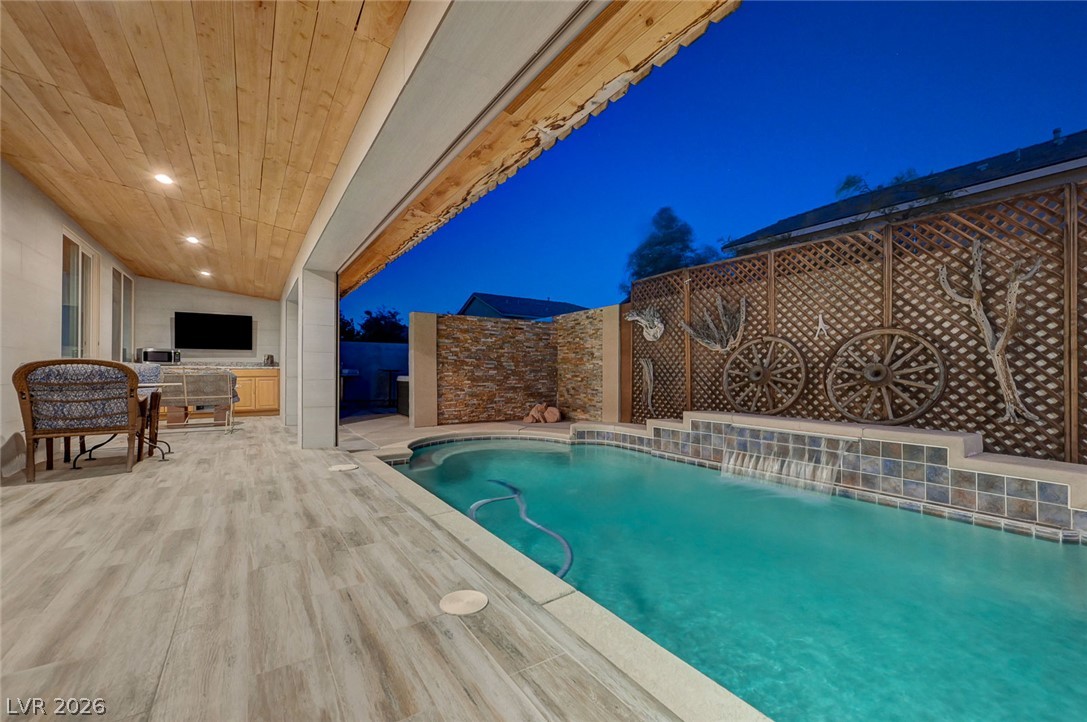 10093 Golden Bluff Avenue Las Vegas NV 89148