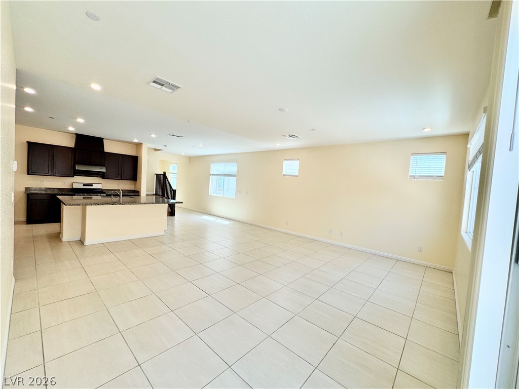 6088 Castle Gardens Avenue Las Vegas NV 89130