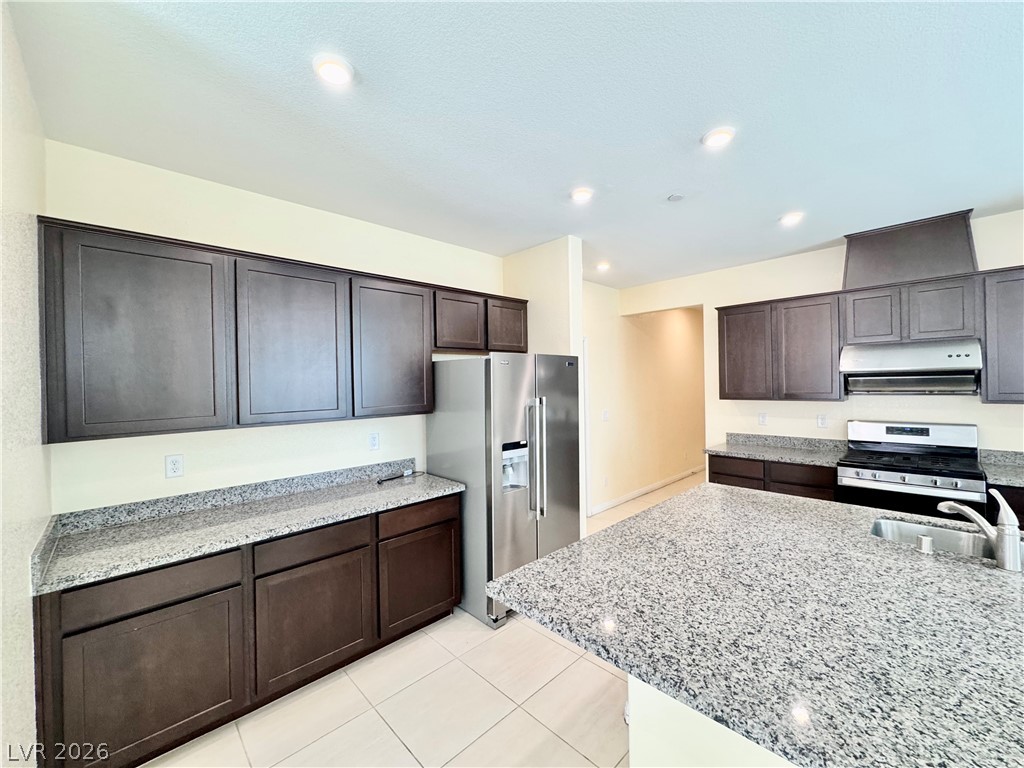 6088 Castle Gardens Avenue Las Vegas NV 89130