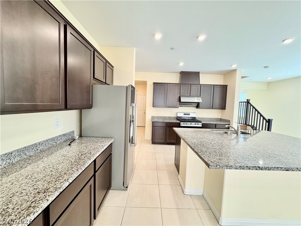 6088 Castle Gardens Avenue Las Vegas NV 89130