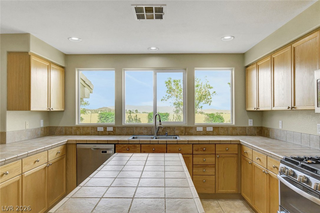 36 Distinguished Way Henderson NV 89002