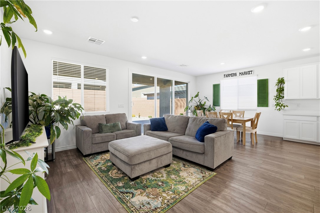 9628 Slate Peak Avenue Las Vegas NV 89178
