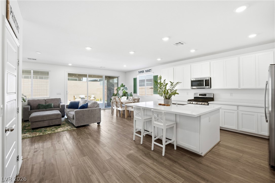 9628 Slate Peak Avenue Las Vegas NV 89178