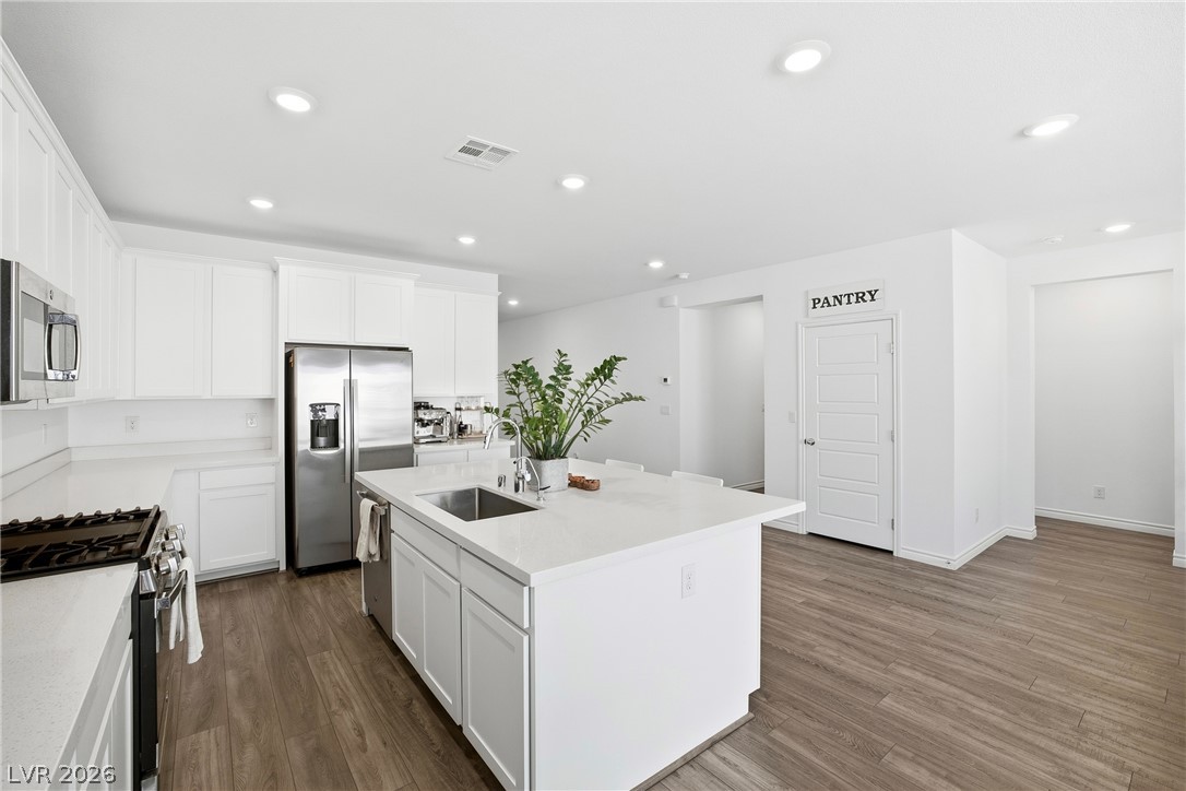 9628 Slate Peak Avenue Las Vegas NV 89178
