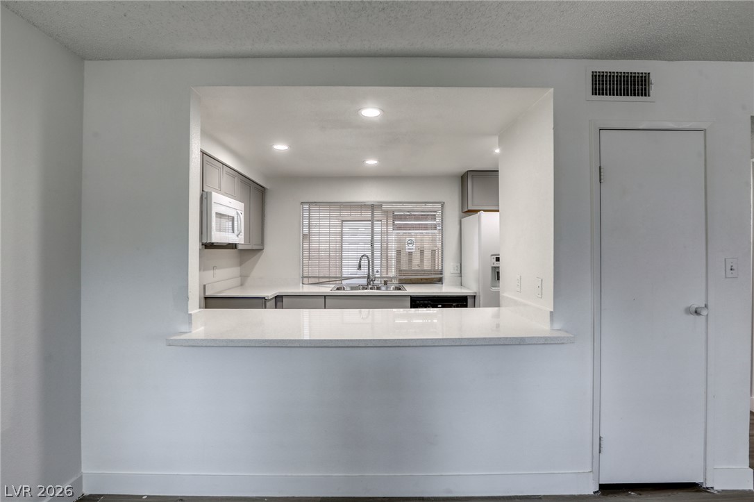 4770 Topaz Street 14 Las Vegas NV 89121