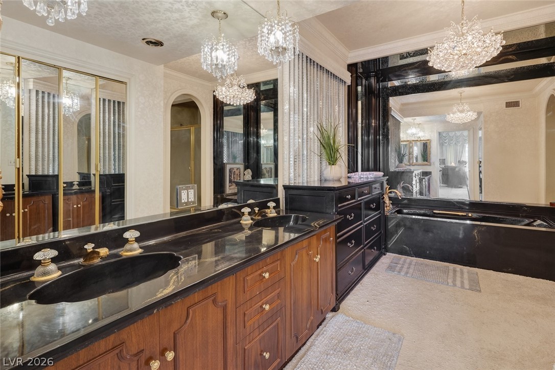 2834 Queens Courtyard Divide Las Vegas NV 89109