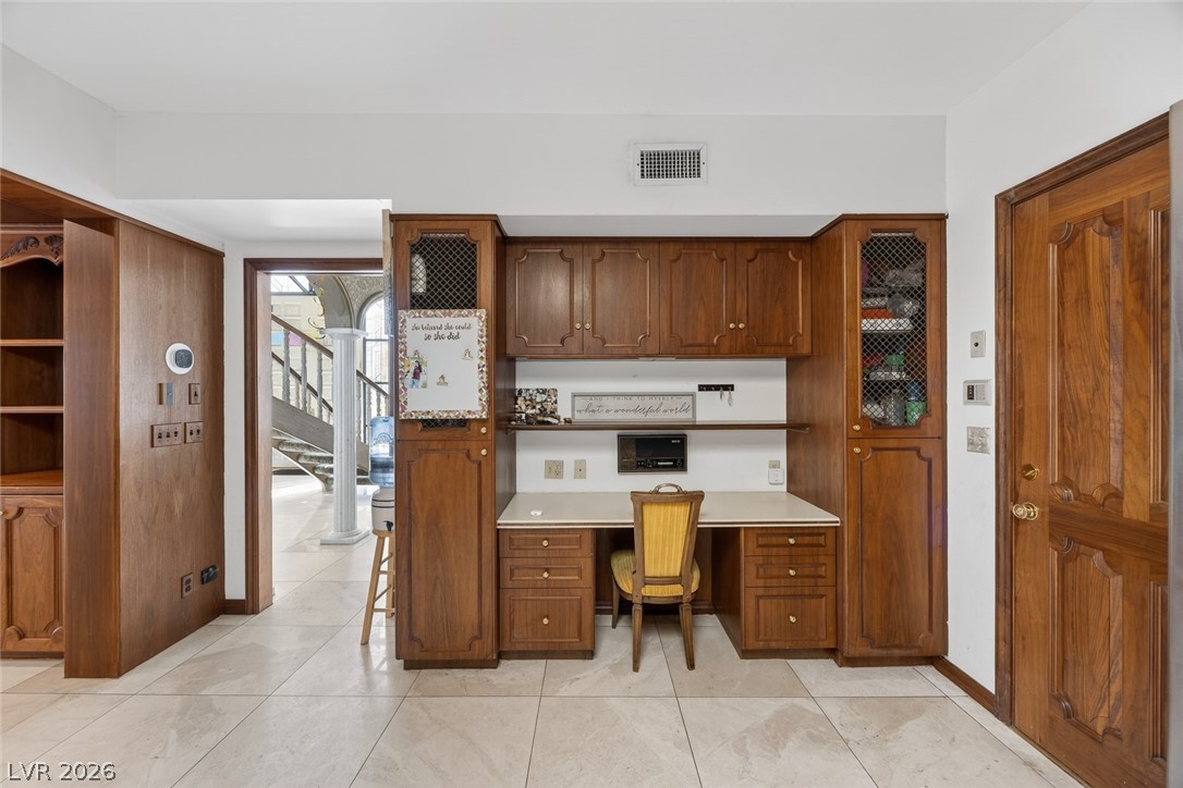 2834 Queens Courtyard Divide Las Vegas NV 89109