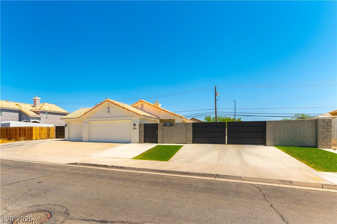 5608 Emperor Way Las Vegas NV 89130