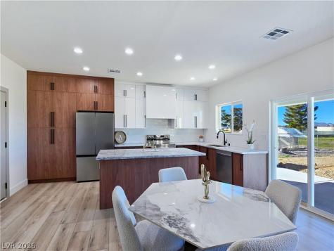 3824 Mount Charleston Pahrump NV 89048