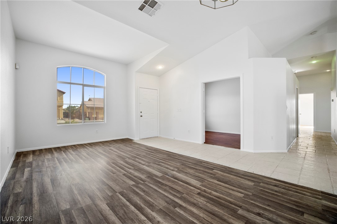 6525 Begonia Bay Avenue Las Vegas NV 89142