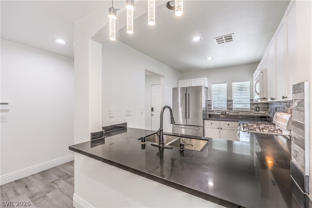 9052 Silk Threads Avenue Las Vegas NV 89149