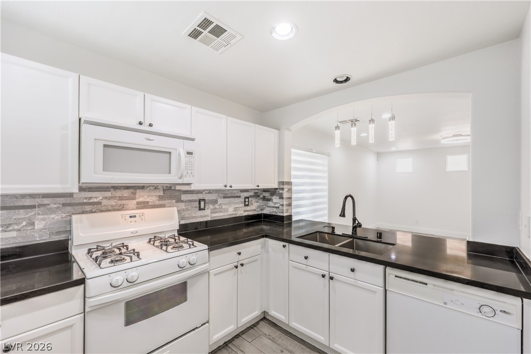 9052 Silk Threads Avenue Las Vegas NV 89149