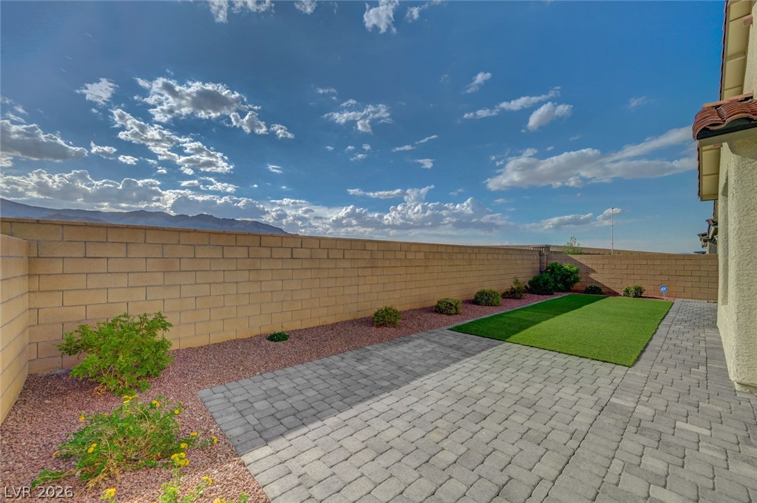 6557 Corsari Ridge Street Las Vegas NV 89166