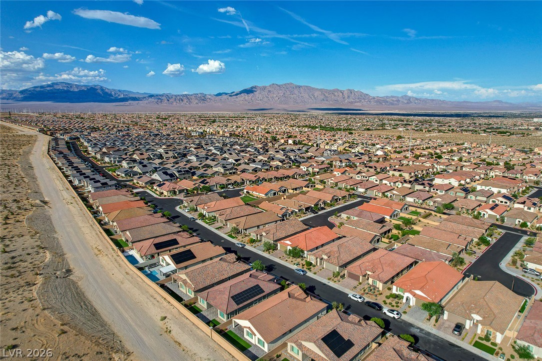 6557 Corsari Ridge Street Las Vegas NV 89166