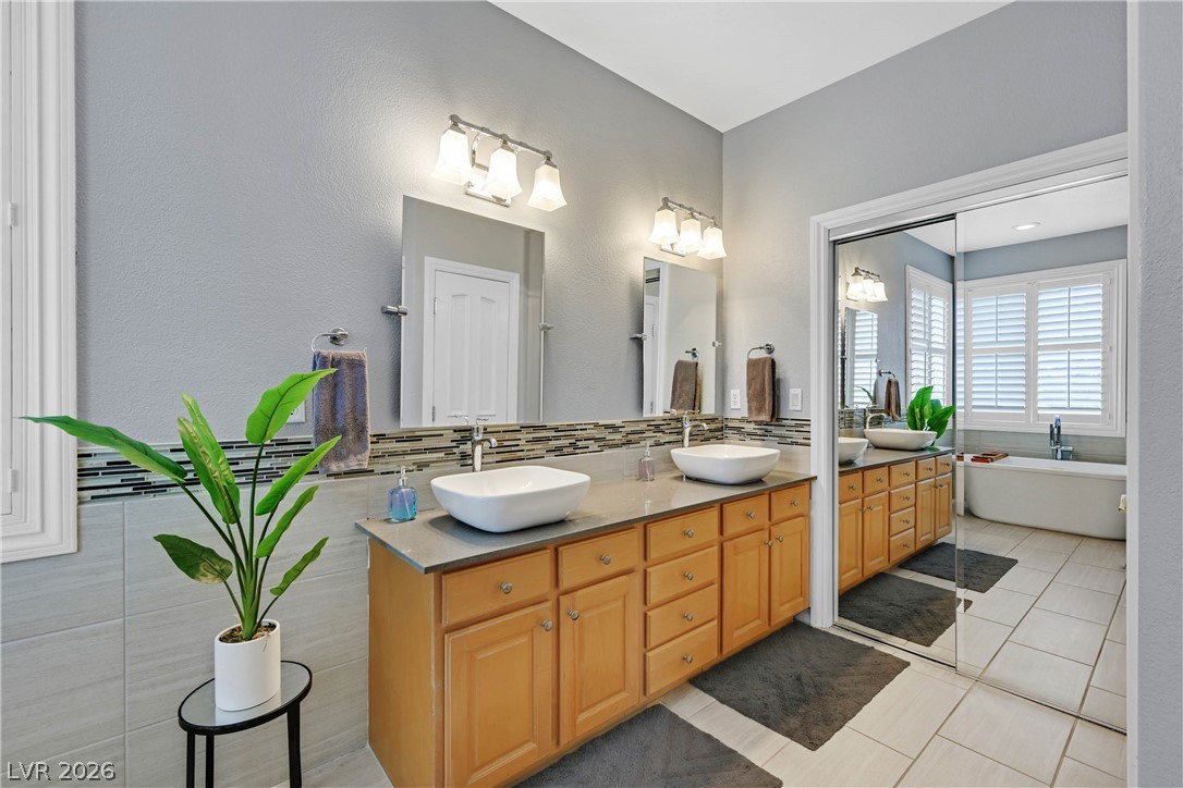 269 Hickory Hollow Avenue Las Vegas NV 89123