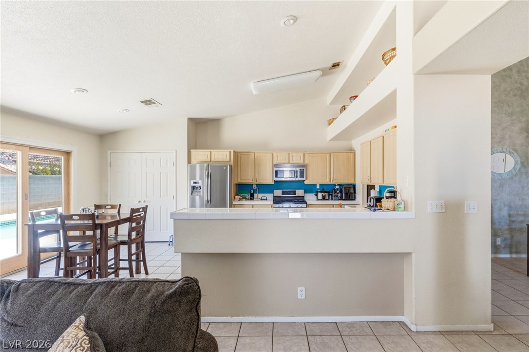 6302 Golden Rain Street North Las Vegas NV 89031