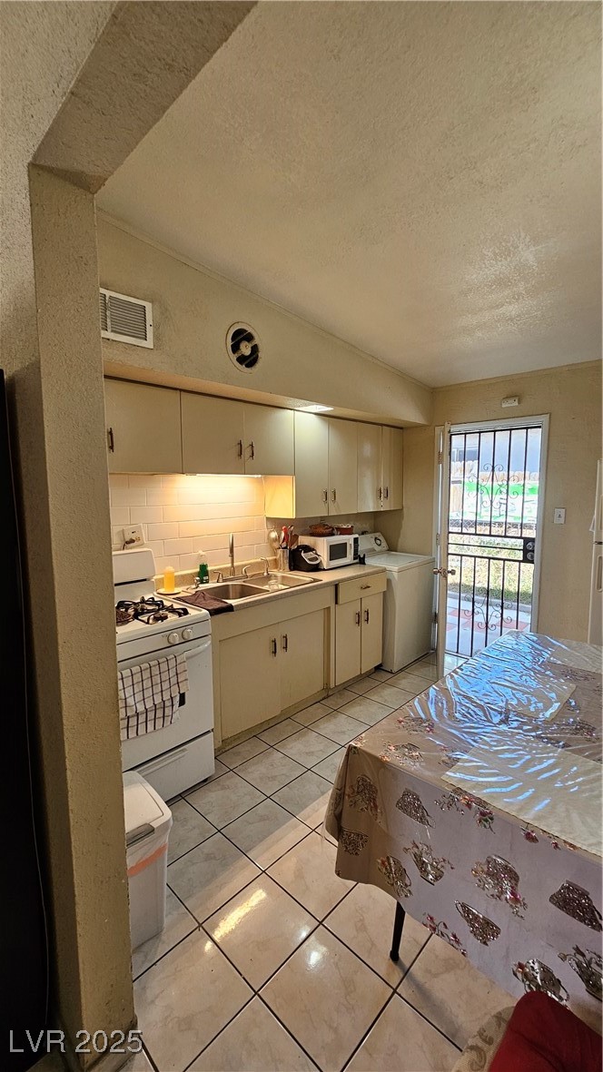 2120 Glider Street North Las Vegas NV 89030