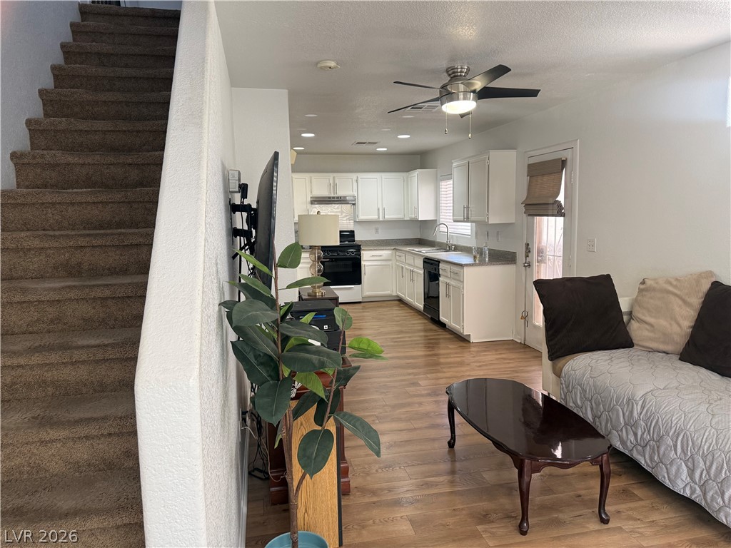 5266 Paradise Skies Avenue Las Vegas NV 89156