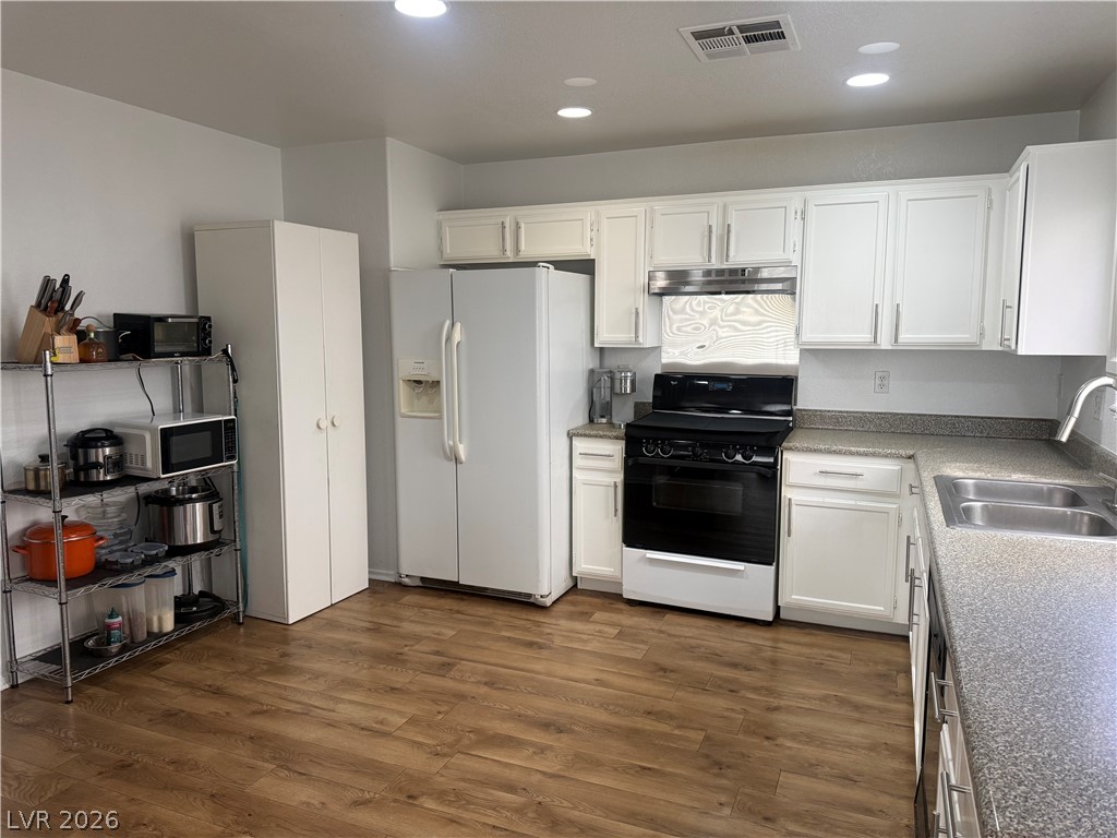 5266 Paradise Skies Avenue Las Vegas NV 89156
