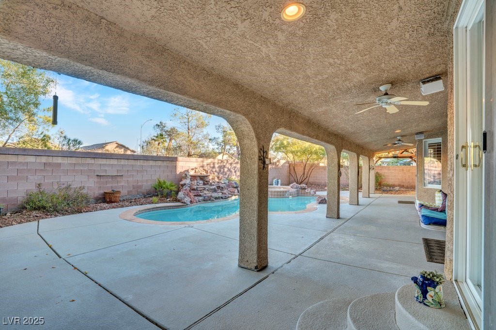 7550 Jacaranda Bay Street Las Vegas NV 89139