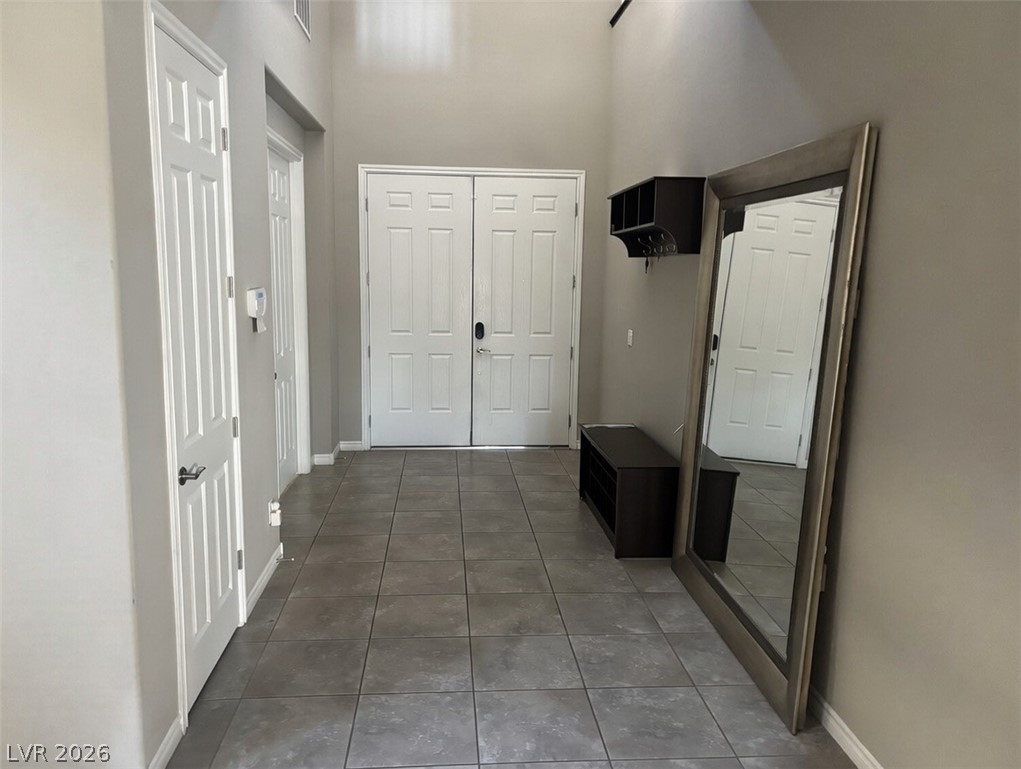 8823 Sherborne Gate Avenue Las Vegas NV 89148
