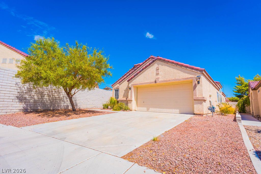8924 Colorful Pines Avenue Las Vegas NV 89143
