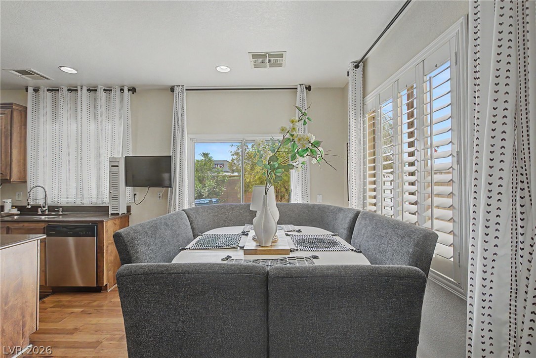 6025 Glenborough Street North Las Vegas NV 89115
