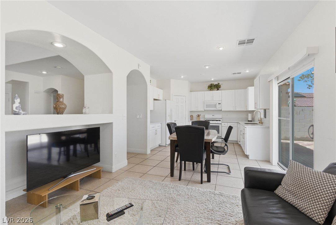 144 Beaver Falls Avenue Las Vegas NV 89123
