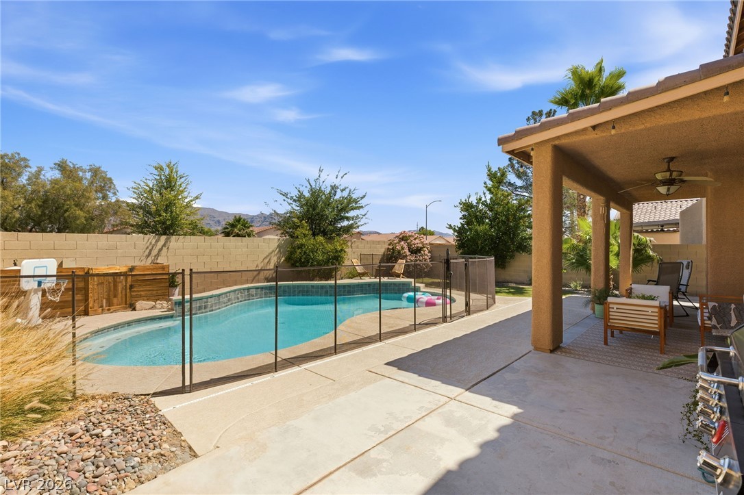 5016 Stone Bay Avenue Las Vegas NV 89131