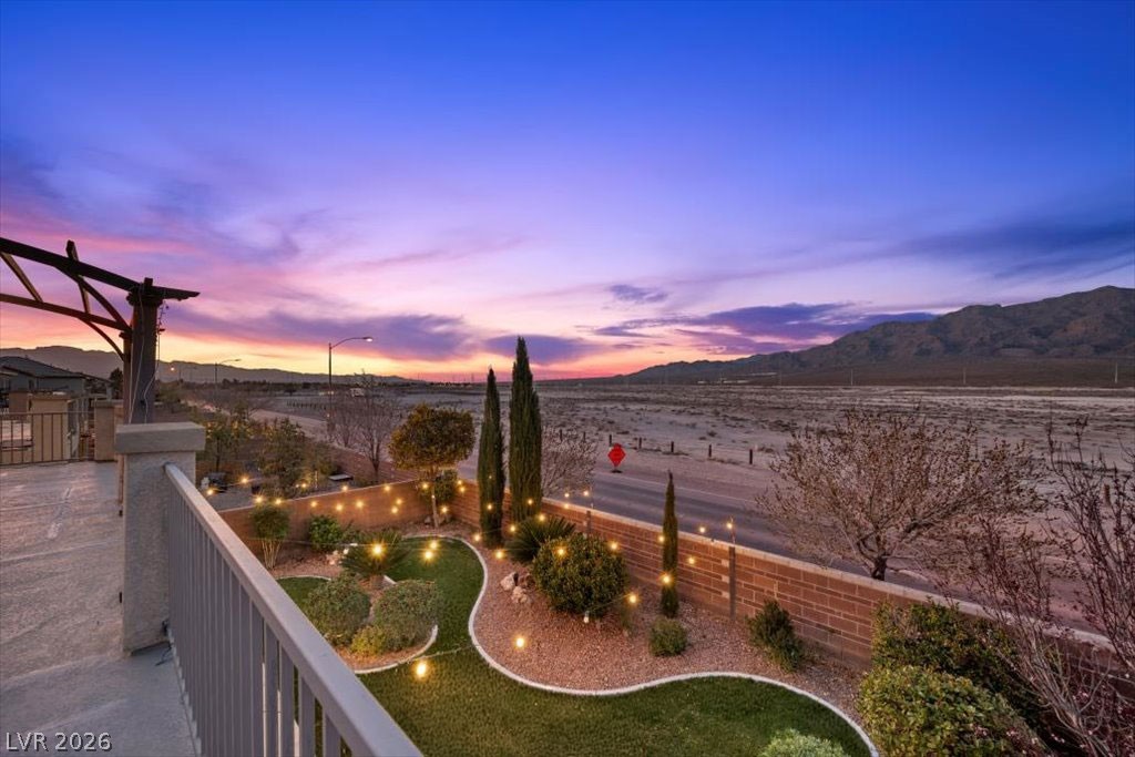 4104 Cathedral Falls Avenue North Las Vegas NV 89085