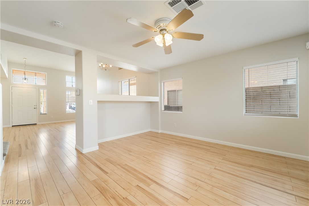 658 Emerald City Avenue Las Vegas NV 89183