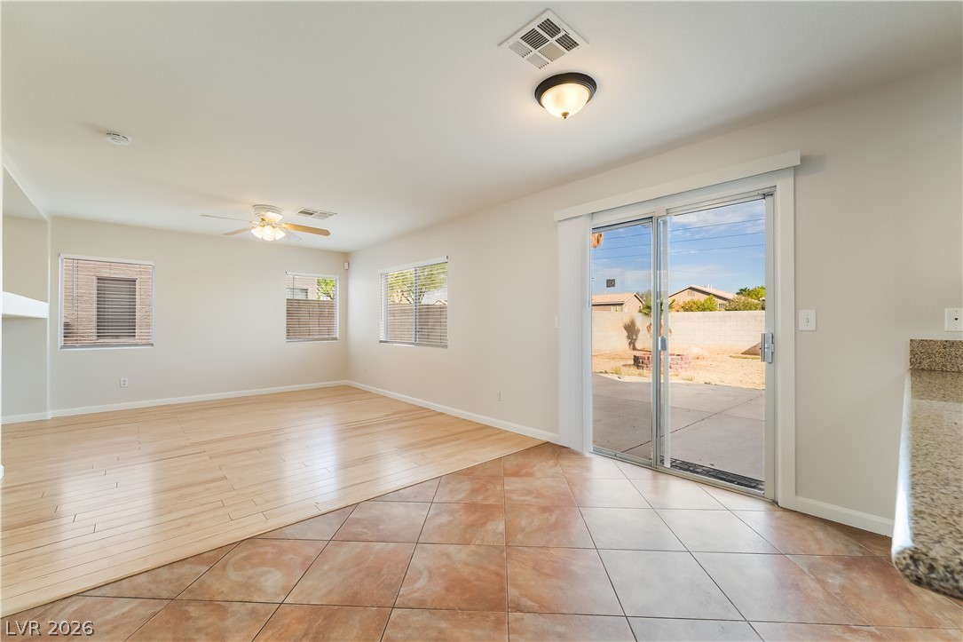 658 Emerald City Avenue Las Vegas NV 89183